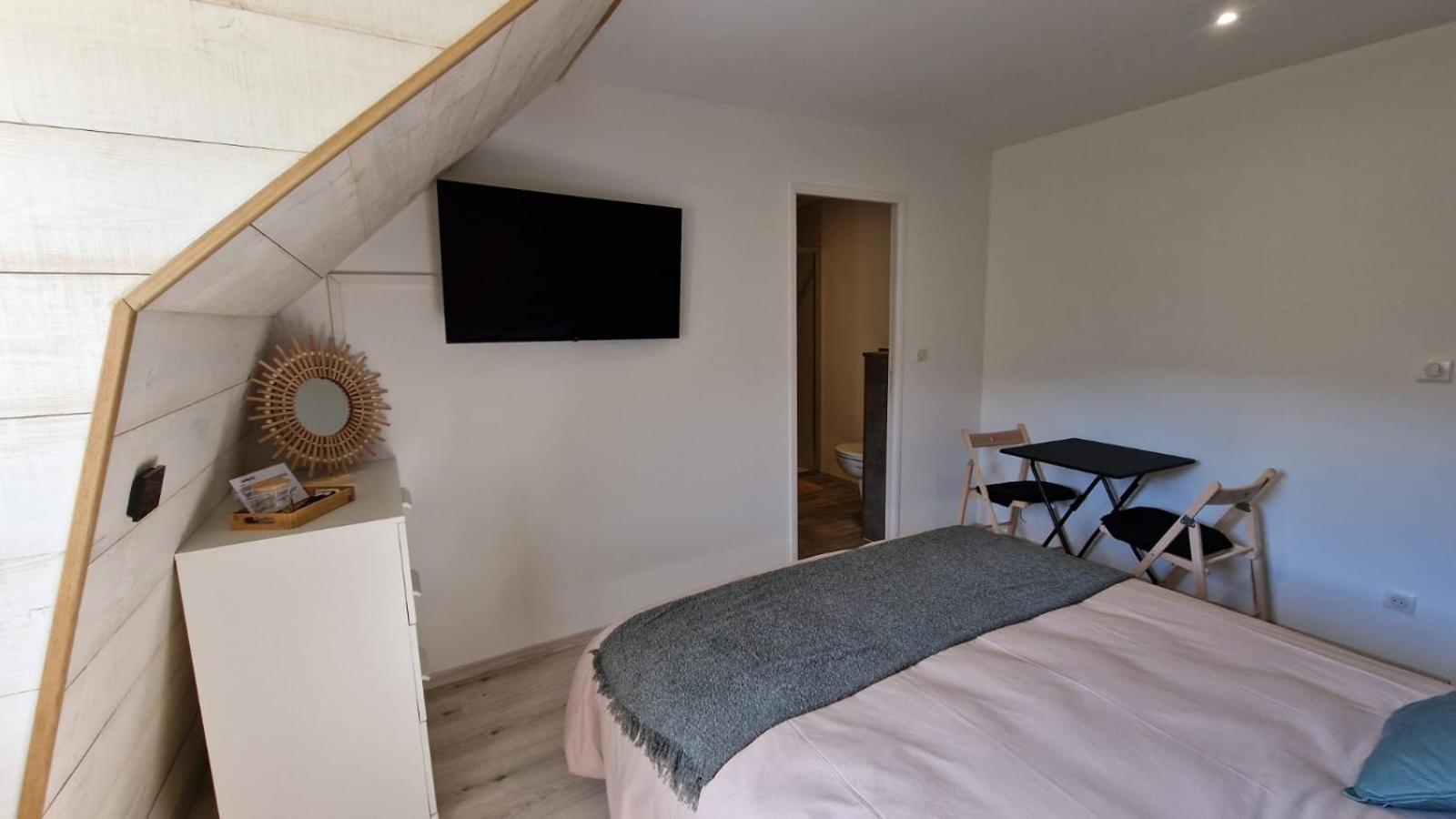 Bed and Breakfast La Gentiane Le Falgoux Esterno foto